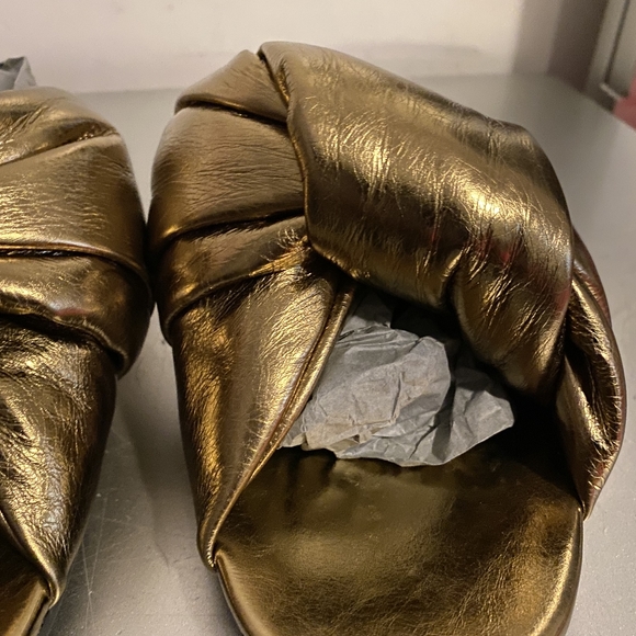 Balenciaga - Picture 9 of 16